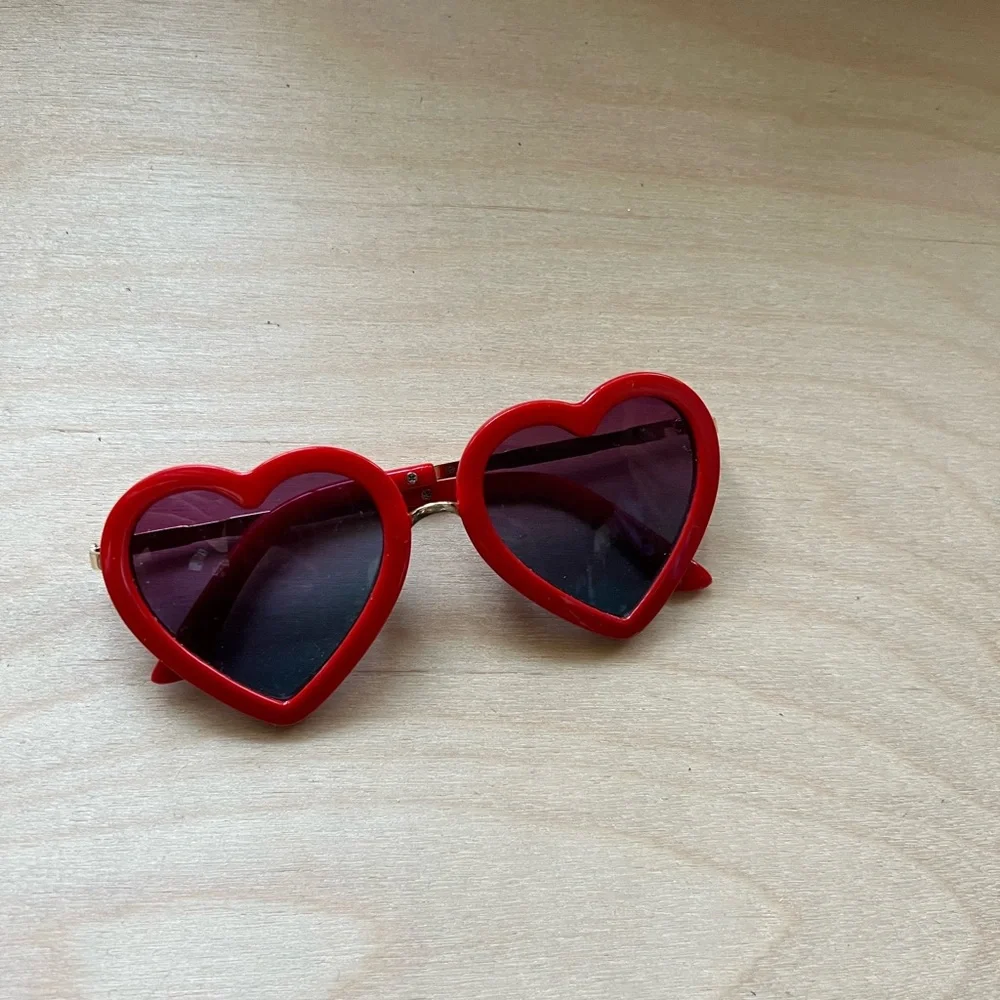 Kids heart sunglasses